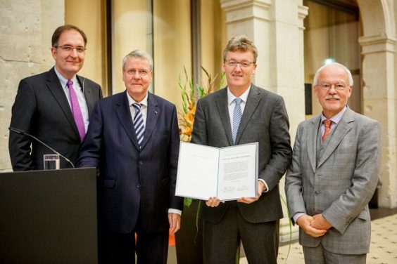 Prof. Dr. Peter H. Seeberger, Prof. Dr. Jörg Hacker, Prof. David MacMillan und Prof. Stephan Kaufmann - Preisverleihung 2015