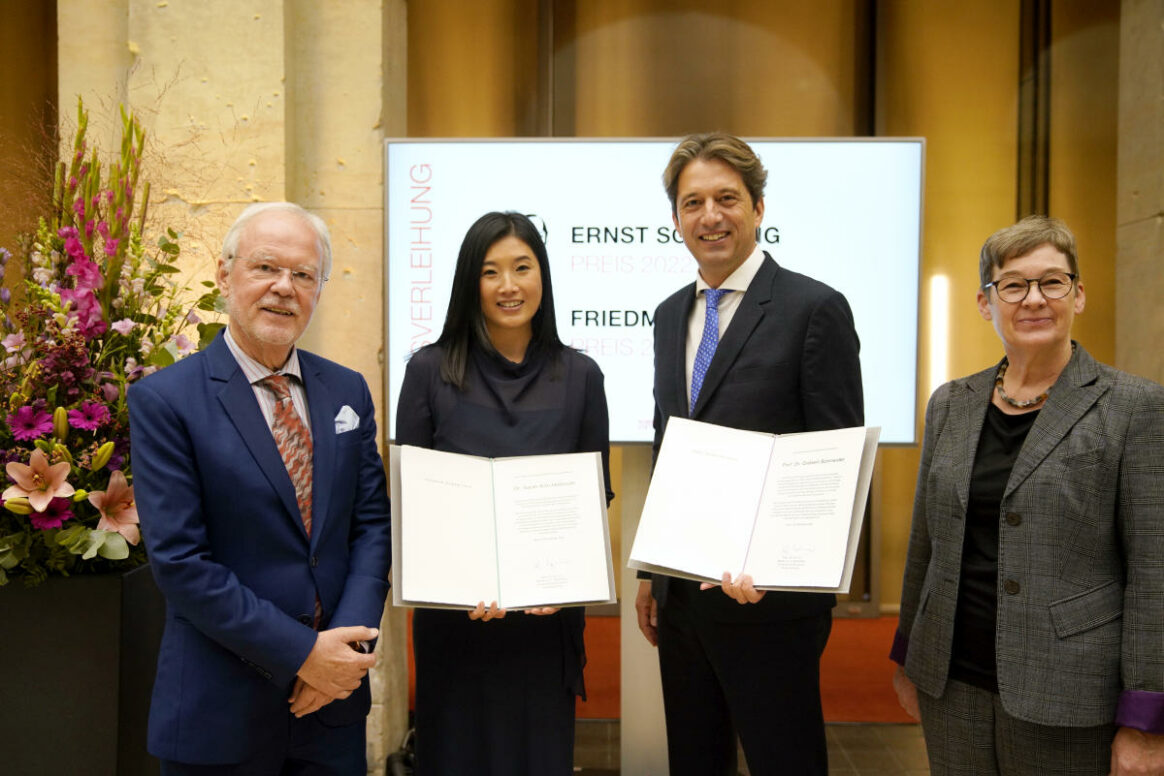 Award Ceremony 2022: Ernst Schering Prize to Gisbert Schneider& Friedmund Neumann Prize to Sarah Kim-Hellmuth in Berlin September 29th 2022