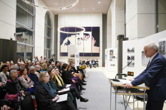 Award of the Special Prize for Artistic Research of the Ernst Schering Foundation to Yevgenia Belorusets on Feb. 23, 2023, in the German Bundestag.